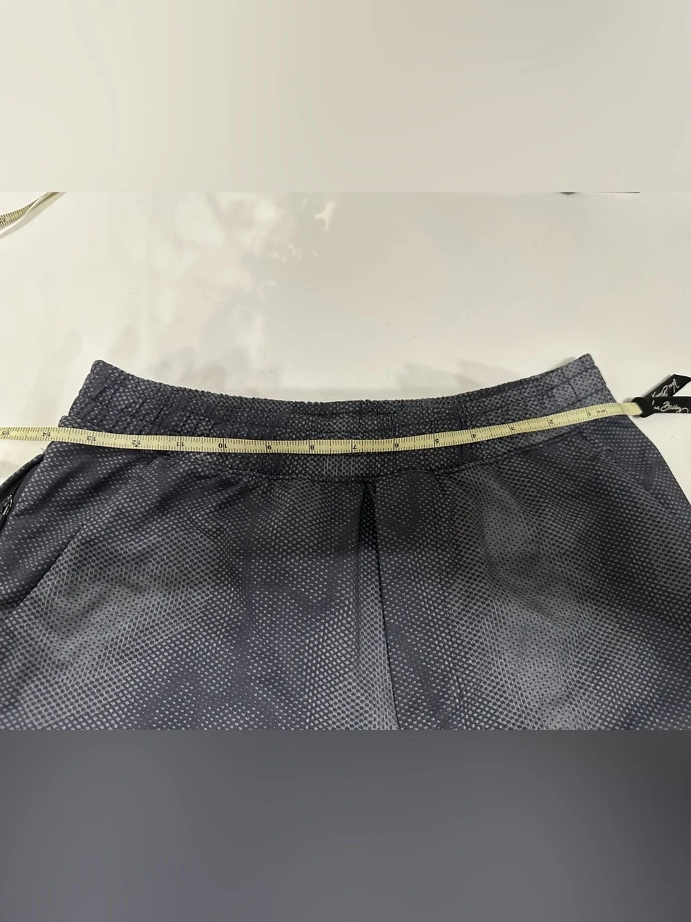 Lululemon Men's Pace Breaker Unlined Black Patterned Shorts Size Small*